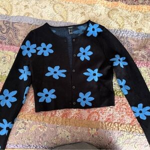 Forever 21 Black and Blue Daisy Patterned Sweater